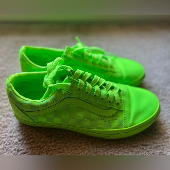 Men’s LowTop Neon Green Old Skool Checkerboard Vans Size 8 - Picture 2 of 3